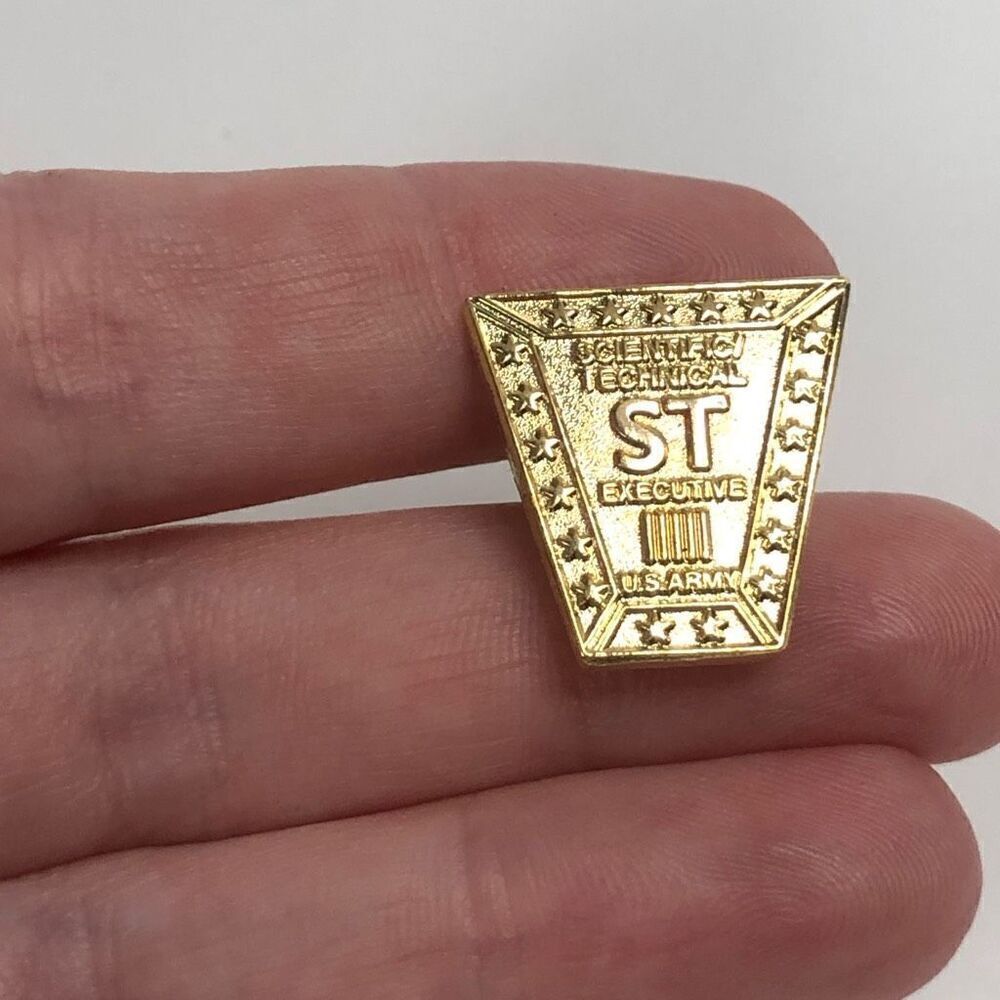 scientific‎ technical st executive us army pin gold tone under an inch lapel pin